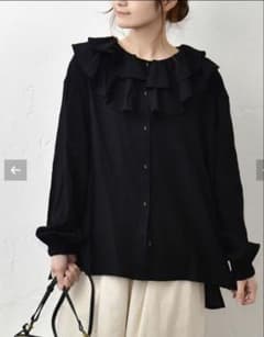 今期新品⭐︎ ista-ire｜ラッフルカラーブラウスhughug 今期新品⭐︎ ista-ire｜ラッフルカラーブラウスhughug - メルカリ