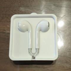 イヤホンのサムネイル