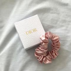 Diorシュシュのサムネイル