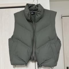 ZARA オリーブグリーン ノースリーブダウンジャケット Sのサムネイル