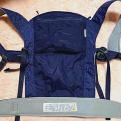 モンベル　色：ネイビー　ポケッタブルベビーキャリア　抱っこひものサムネイル