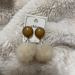 chica ファー ピアスのサムネイル