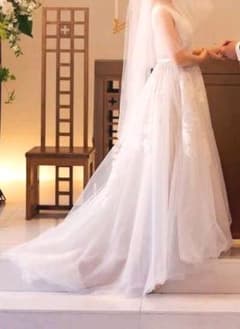 ウェディングドレスのサムネイル