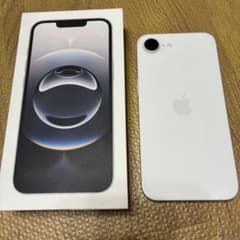 iPhone16e 128GB ホワイト バッテリー100%のサムネイル
