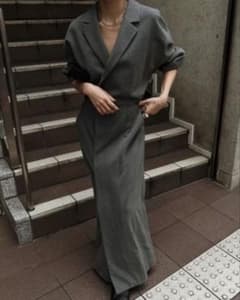 【新品未使用】ETRÉ TOKYO テーラードカラーワンピース M グレーのサムネイル