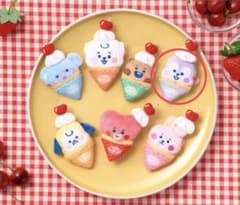 FamilyMart exclusive BT21 baby plush badge