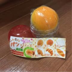 ふんわりパン スクイーズ（ガチャ）のサムネイル