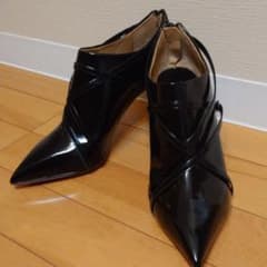 エナメル ブーティ 黒のサムネイル