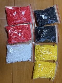 アイロンビーズ 赤 黒 白 黄 4色セット 5mmのサムネイル