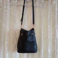 只今タイムセール！FURLAバッグ※2way※　本革巾着型ブラックのサムネイル