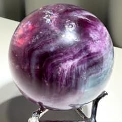 虹あり】バイカラー フローライト スフィア 65.9mm 大玉 ‼️ - メルカリ