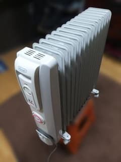 デロンギオオイルヒーター。H771423E. 200V.2300.作動確認済. デロンギオオイルヒーター。H771423E. 200V.2300.作動確認済. - メルカリ