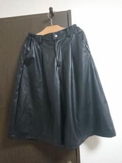 レザー ハーフパンツのサムネイル