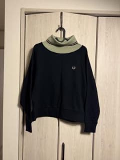 FRED PERRY ハイネック トレーナー Mのサムネイル