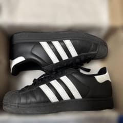 26センチ。 Superstar ホワイト ブラック スニーカー adidas Superstar ブラック ホワイト スニーカー 26.5cm - メルカリ