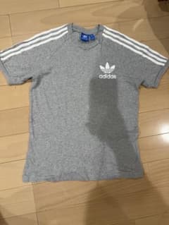 adidas グレー Tシャツ Mサイズ 3本ラインのサムネイル