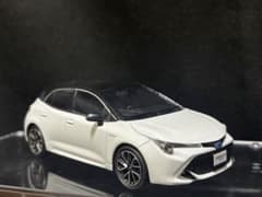 トヨタ COROLLA Sport カラーサンプル ホワイトのサムネイル