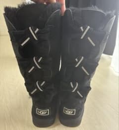 UGG ムートンブーツ 黒 ビジュー付き　スワロフスキーのサムネイル