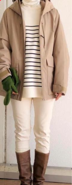 UNIQLO ダウン　ベージュ　ユニセックス　XSサイズのサムネイル