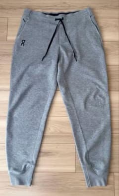 On スウェットパンツ L グレーのサムネイル