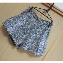 花柄ショートパンツのサムネイル