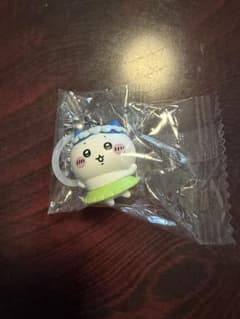 映画 ちいかわ 人形の島のひみつ 入場者特典 チャームミニフィギュア ハチワレのサムネイル
