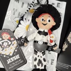 PEACEMINUSONE TOY STORY ジェシー ぬいぐるみキーホルダー - メルカリ