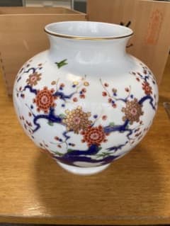 木箱入 深川製磁 宮内庁御用達 深川焼 有田焼 花瓶 壺 花器 絵柄 白 梅