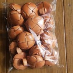 くるみボタン　革のサムネイル