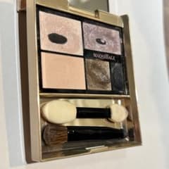 MAQuillAGE アイシャドウパレット VI 762のサムネイル