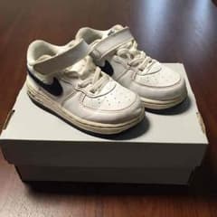 ナイキAIRFORCE1のサムネイル