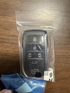 トヨタ ヴェルファイア 現行 純正スマートキーのサムネイル