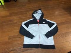 中古 ナイキ NIKE 前ジップ パーカー  裏起毛 160cmのサムネイル