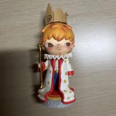 POP MART「Hirono × 星の王子さま シリーズ」「The King」のサムネイル
