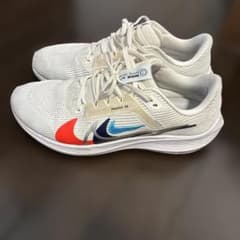 Nike Pegasus 40 スポーツシューズのサムネイル