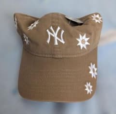 NEW ERA】フラワー刺繍キャップ ゆきエラ LEPSIM ベージュ - メルカリ