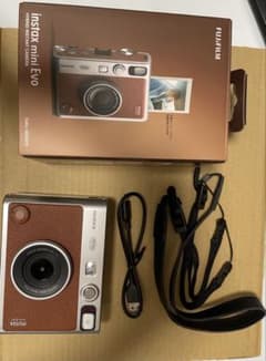 FUJIFILM instax mini Evoブラウン カメラのサムネイル