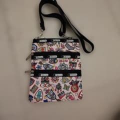 LeSportsac サコッシュ ショルダー ピンク 総柄のサムネイル