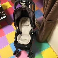 combiベビーカーのサムネイル