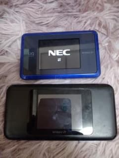 wimax2+　Speed Wi-fi NEXT W06 ブラック×ブルーのサムネイル