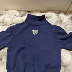 ハート刺繍 ハイネック ニット ネイビーのサムネイル
