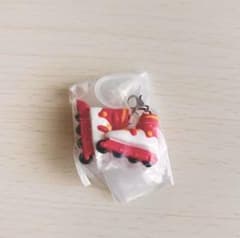 ガチャガチャ めじるしチャーム　カードキャプチャーさくら　インラインスケート靴のサムネイル