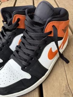 NIKE AIR JORDAN 1 MID 554724-058 26cmのサムネイル
