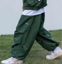 perushu ナイロンパンツのサムネイル