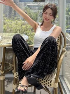 SHEIN 黒ドット柄ワイドパンツ（シーイン）のサムネイル