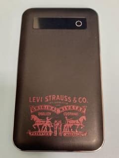 にっくす様専用！！Levi’sモバイルバッテリー4500mAhのサムネイル