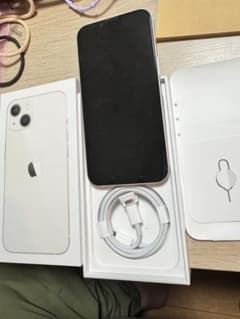 【値下げ】美品 iphone 13 256GB SIMフリーのサムネイル