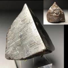 アルタイ隕石 鉄隕石 外皮付き隕石 エンドカット 原石 重さ約553g