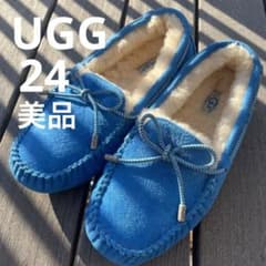 美品 UGG モカシン DAKOTA 24cm ブルー - メルカリ