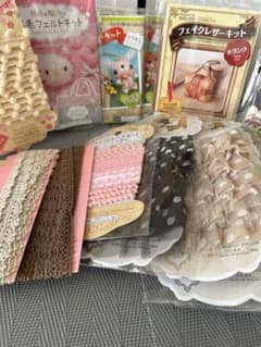 レース、クラフトバンド、ビーズキットなどのサムネイル